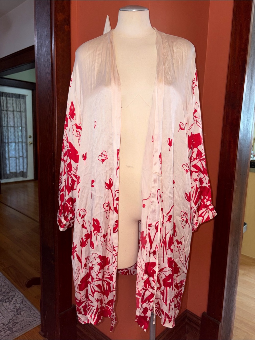 Neiman Marcus 90’s Y2K vintage silk floral robe